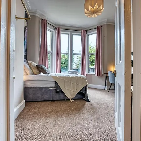 Apartment Lovely 2 Bedroom - Sleeps 9