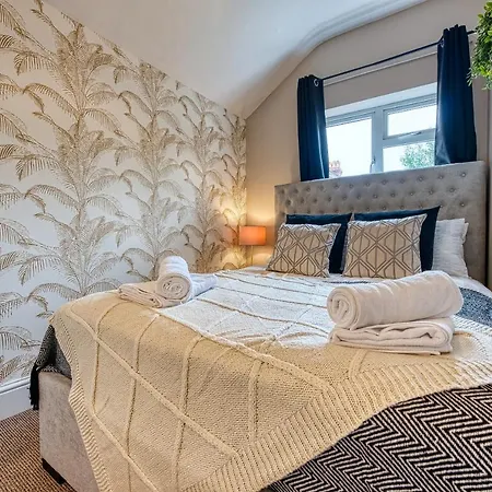 Lovely 2 Bedroom - Sleeps 9