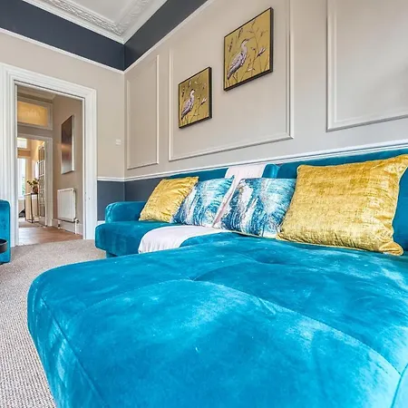 Lovely 2 Bedroom - Sleeps 9